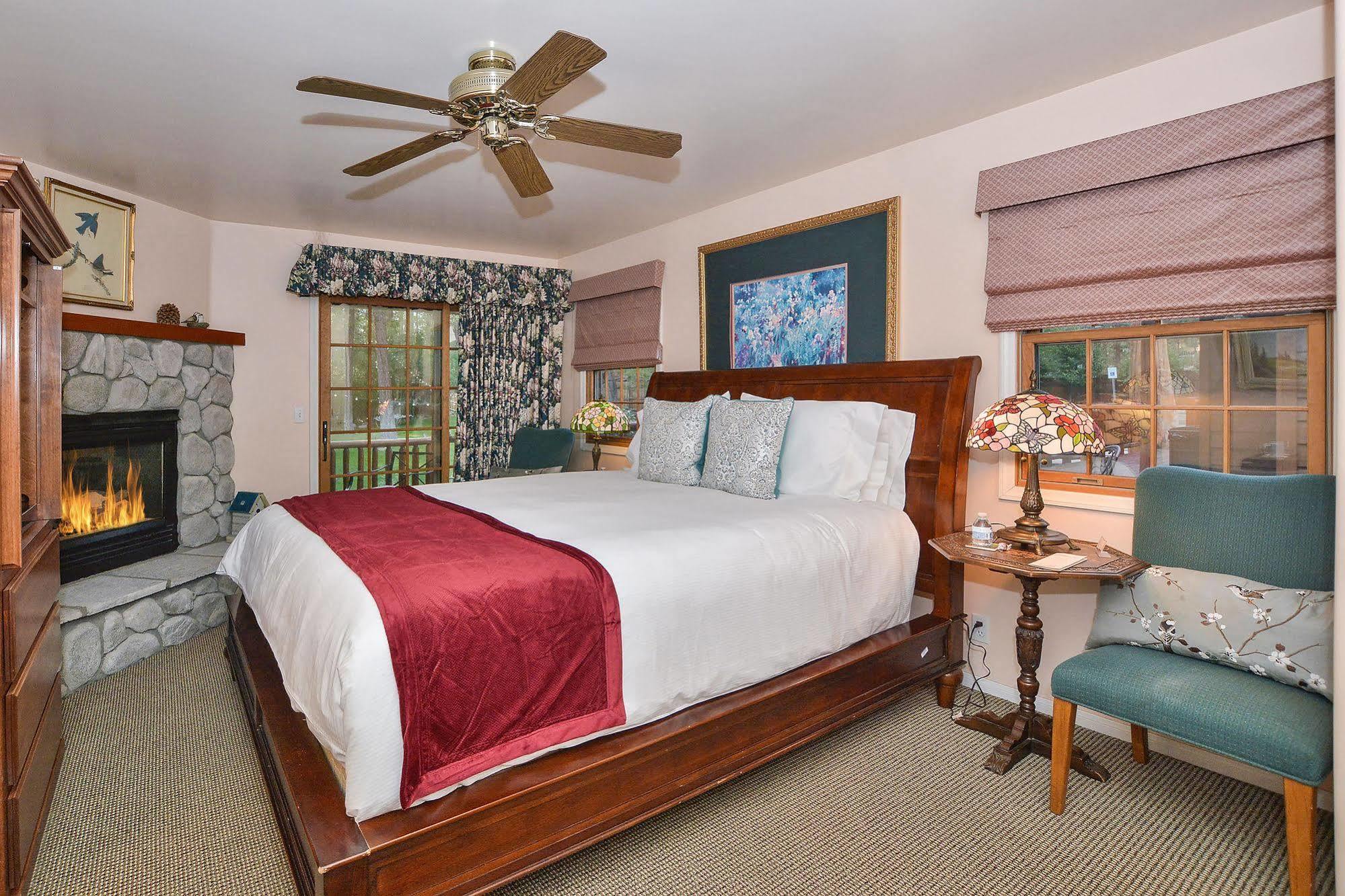 Alpenhorn Bed And Breakfast Биг Бэар Лейк Экстерьер фото